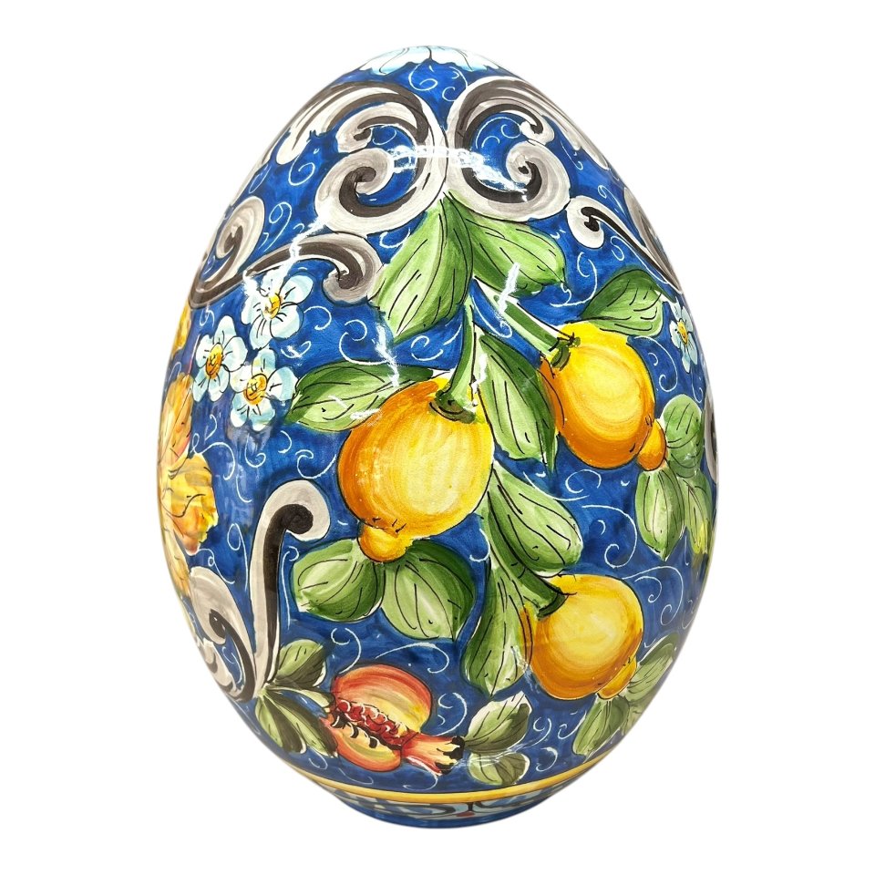 Uovo di Pasqua gigante in ceramica siciliana decoro ornato con limoni, arance e uva Produzione artigianale di Santo Stefano di Camastra h.43cm