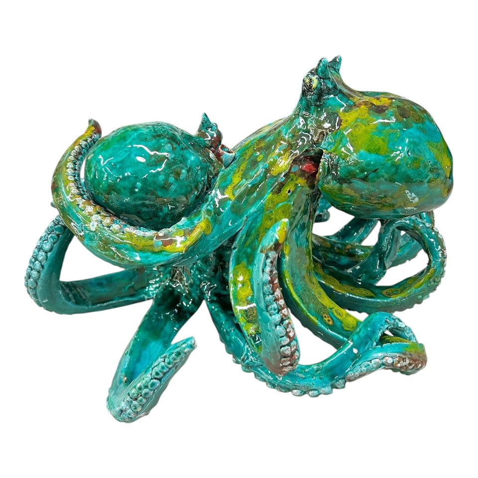 Scultura Polpo combattente in ceramica siciliana decoro blu marino e giallo Produzione artigianale di Palermo lunghezza 30cm