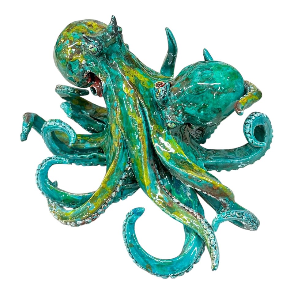 Scultura Polpo combattente in ceramica siciliana decoro blu marino e giallo Produzione artigianale di Palermo lunghezza 30cm