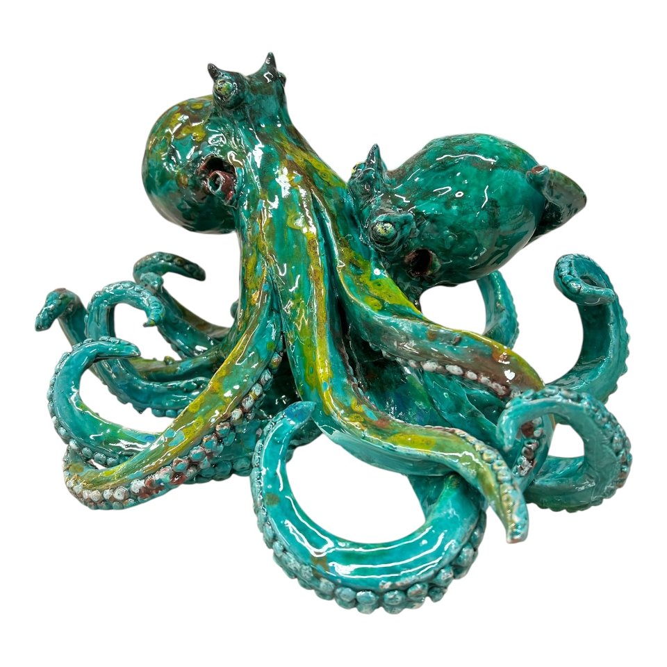 Scultura Polpo combattente in ceramica siciliana decoro blu marino e giallo Produzione artigianale di Palermo lunghezza 30cm