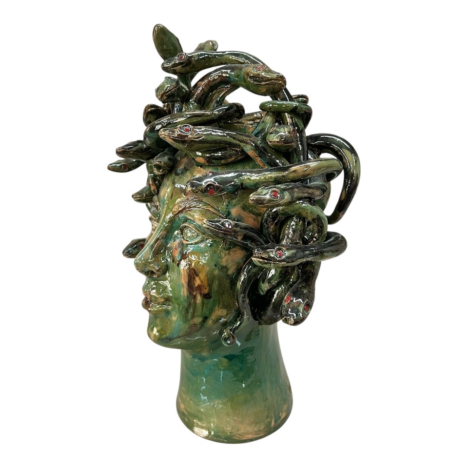Testa di moro collezione I Miti modello Medusa decoro verde con sfumature terracotta Produzione artigianale di Palermo h.40cm