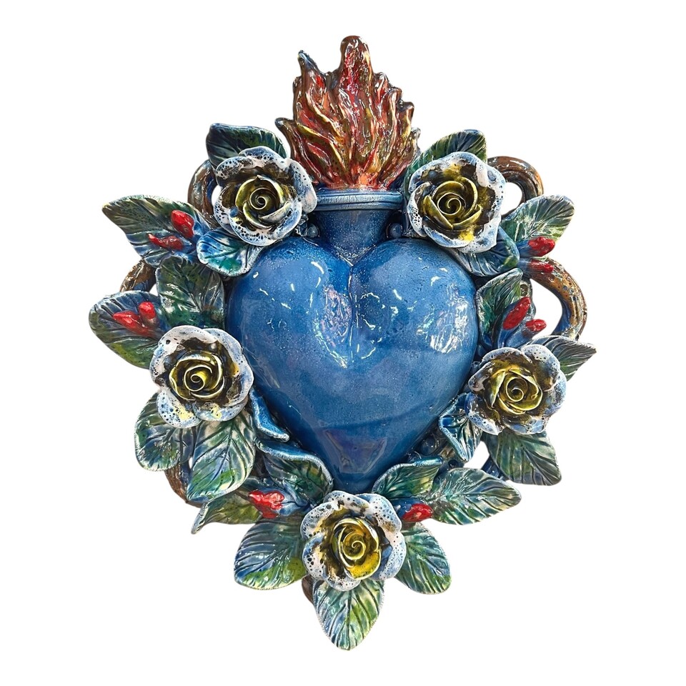 Cuore sacro Ex Voto da parete in decoro blu antico in ceramica siciliana Produzione artigianale di Palermo h.30cm