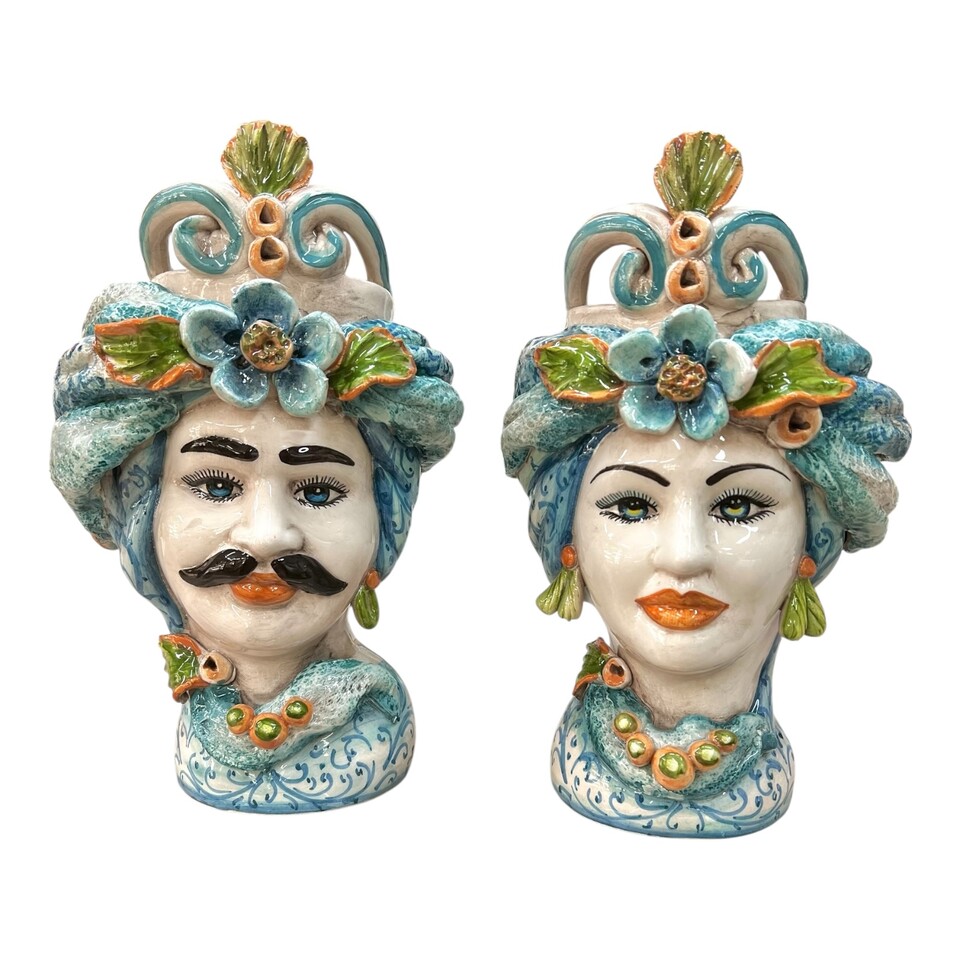 Coppia Teste di moro in ceramica siciliana con corona e turbante decoro blu antico Produzione artigianale di Caltagirone h.30cm
