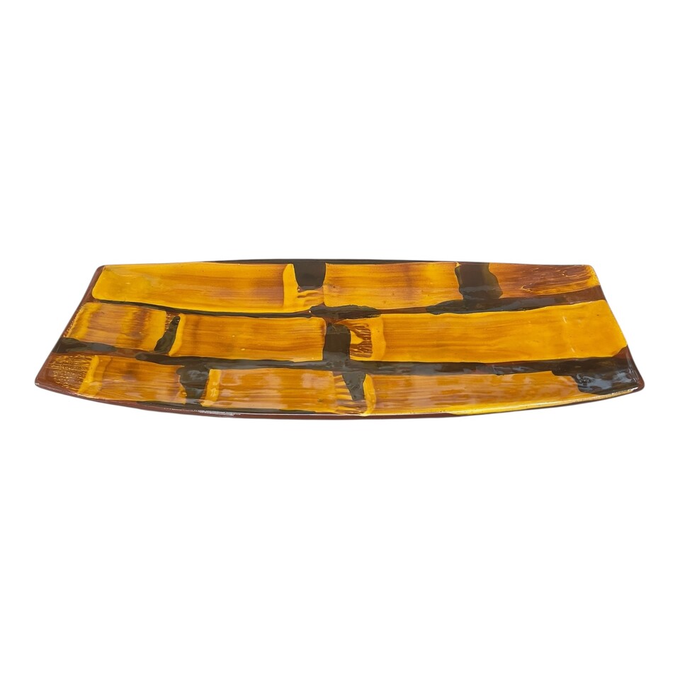 Piatto sushi in ceramica siciliana decoro tribale colore ambra Produzione artigianale di Santo Stefano di Camastra Lunghezza 39cm