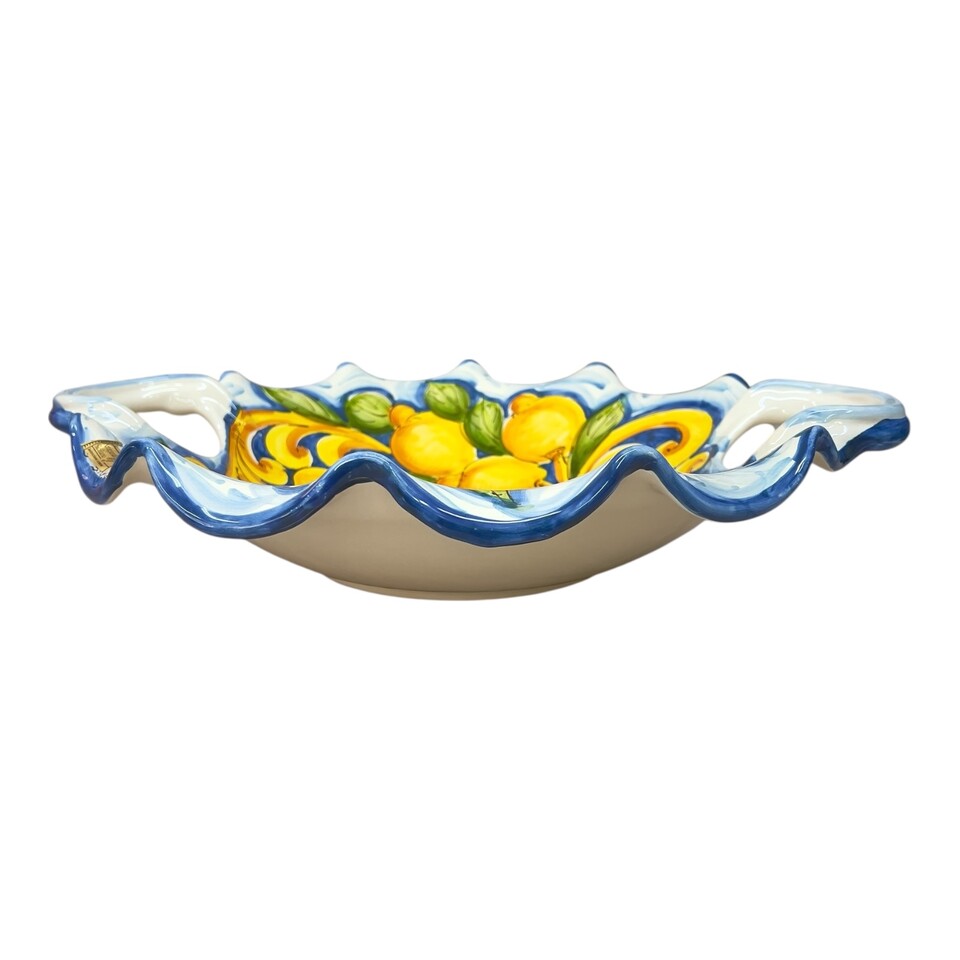 Centrotavola smerlato con manici in ceramica siciliana decoro con limoni Produzione artigianale di Santo Stefano di Camastra Diametro 40cm