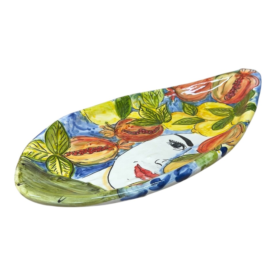 Centrotavola Pala di fico d’india in ceramica siciliana decoro Sicula con frutta Produzione artigianale di Santo Stefano di Camastra lunghezza 40cm