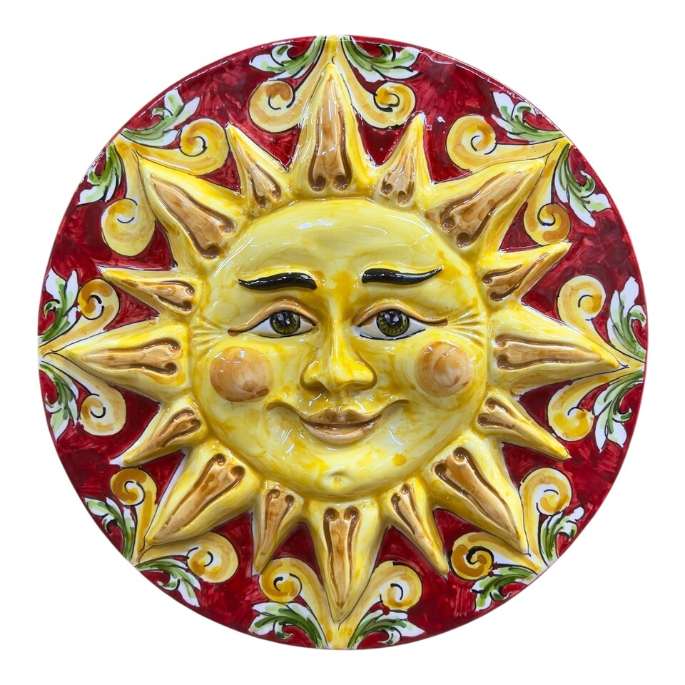 Sole piatto in ceramica siciliana da parete decoro ornato giallo e verde fondo rosso Produzione artigianale di Caltagirone Diametro 25cm