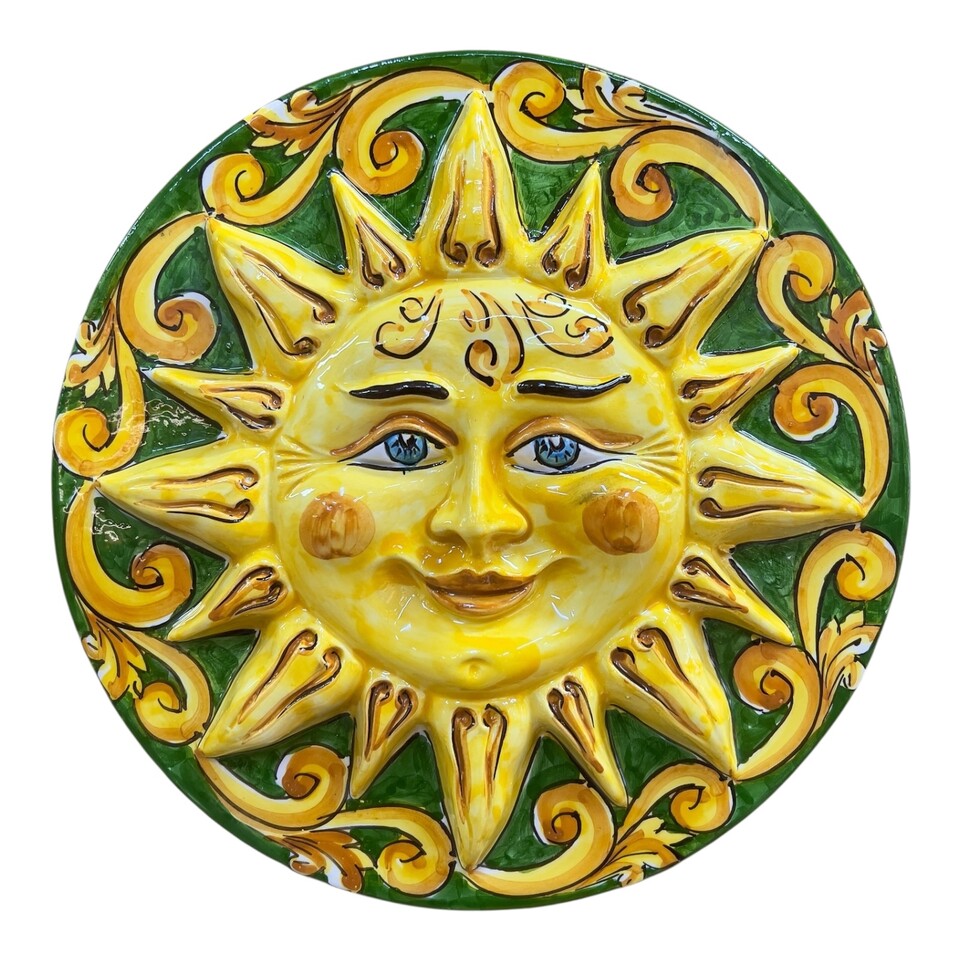 Sole piatto da parete in ceramica siciliana decoro ornato giallo fondo verde bsosco Produzione artigianale di Caltagirone Diametro 25cm