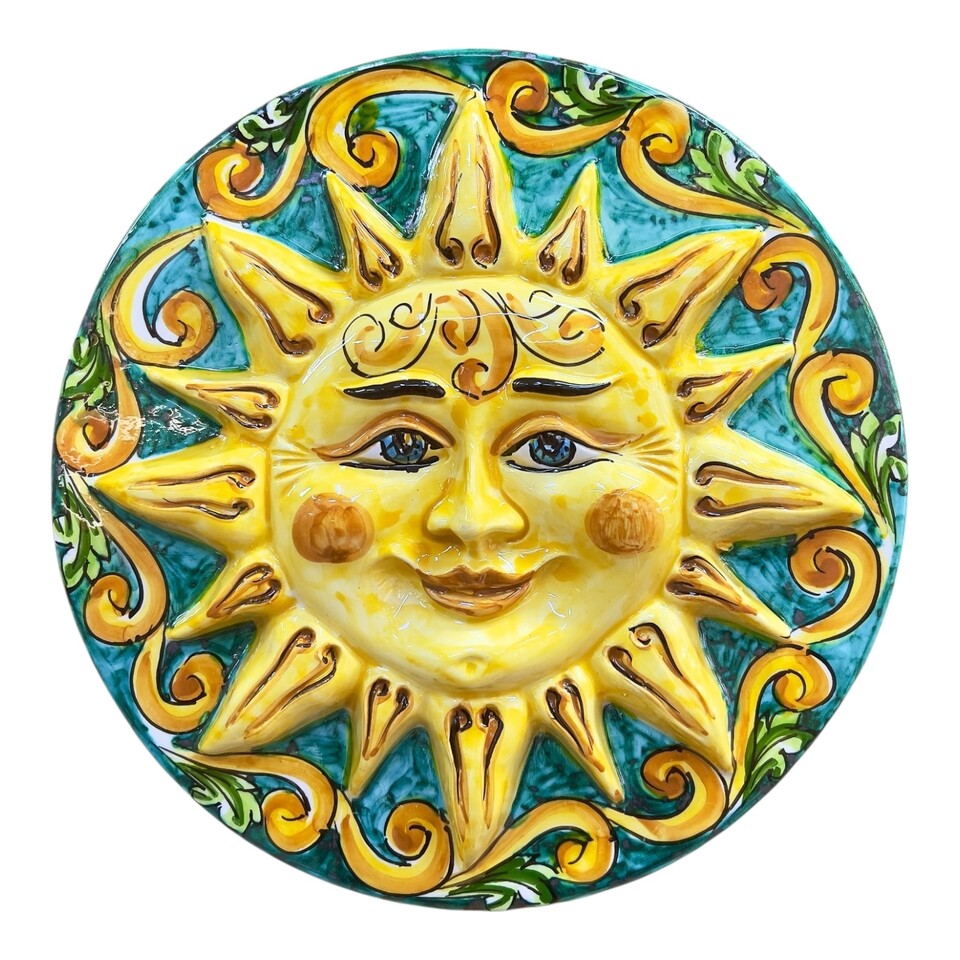 Sole piatto da parete in ceramica siciliana decoro ornato giallo fondo verde ramina Produzione artigianale di Caltagirone Diametro 25cm
