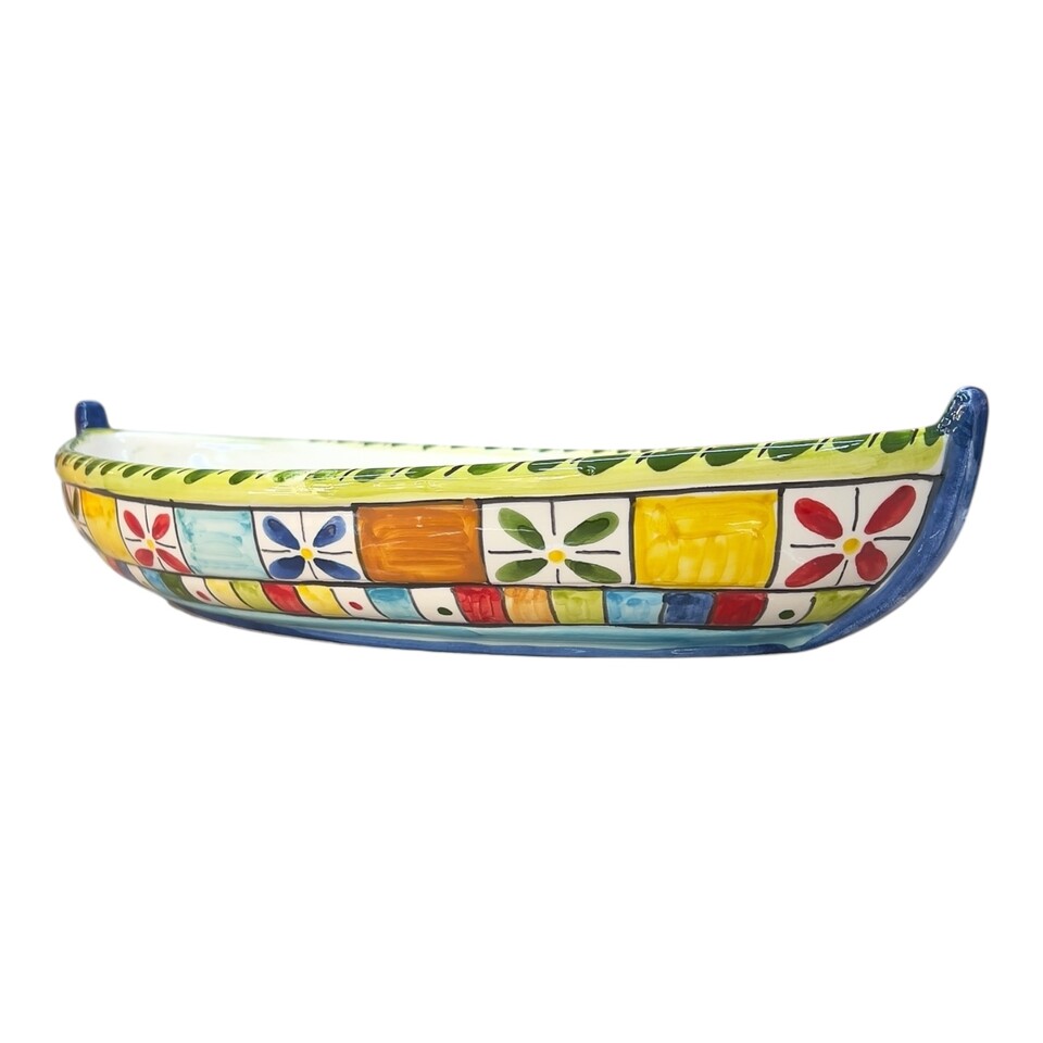 Piatto centrotavola forma barca in ceramica sicilia decoro carretto siciliano Produzione artigianale di Santo Stefano di Camastra Lunghezza 37cm
