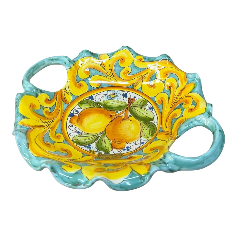 Centrotavola smerlato con manici in ceramica siciliana decoro ornato con limoni Produzione artigianale di Santo Stefano di Camastra Diametro 30cm