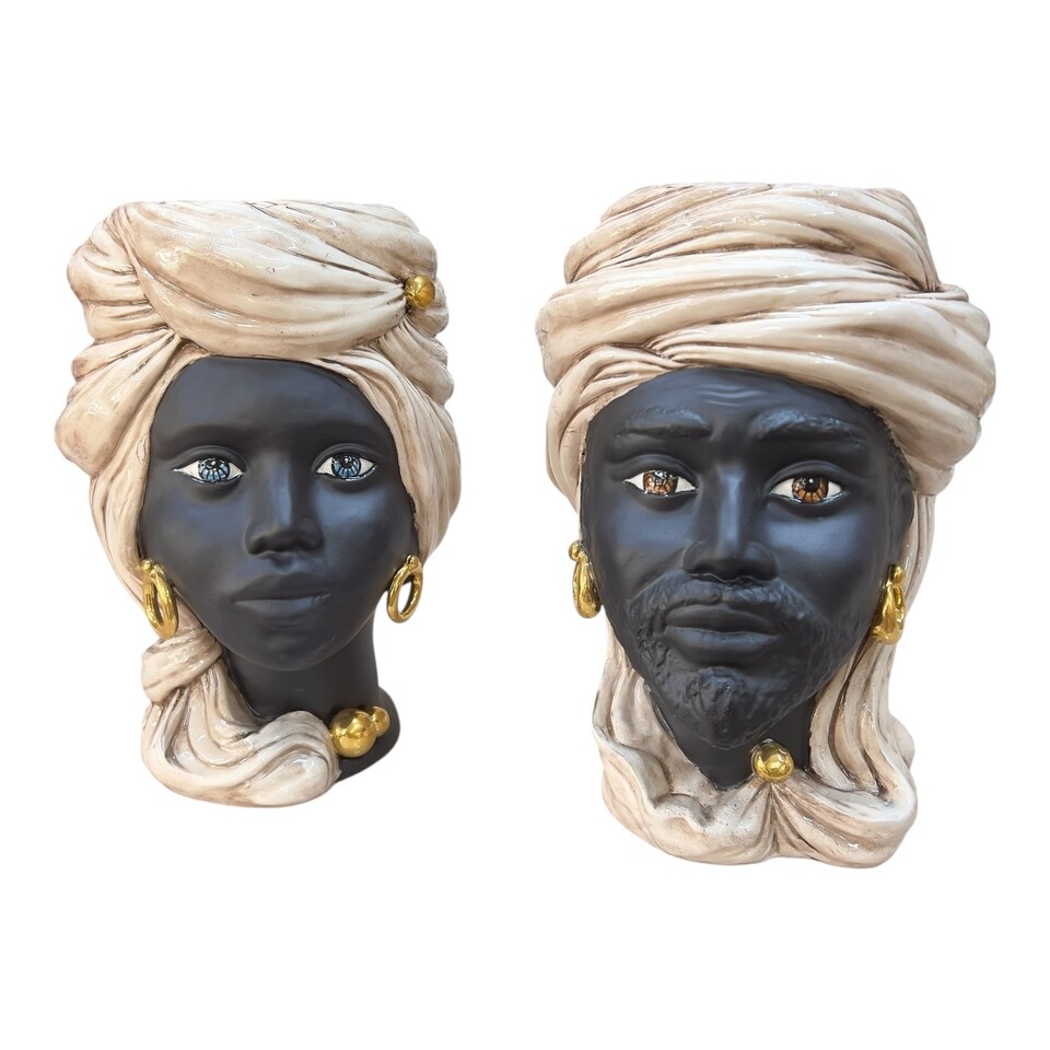 Teste di Moro Anubi con turbante in ceramica siciliana decoro fumé dettagli in oro Produzione artigianale di Caltagirone h.30cm