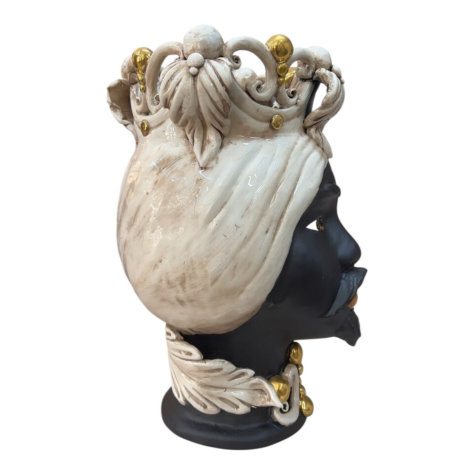 Testa di Moro Diana in ceramica siciliana decoro fumé con dettagli in oro Produzione artigianale di Caltagirone h.30cm