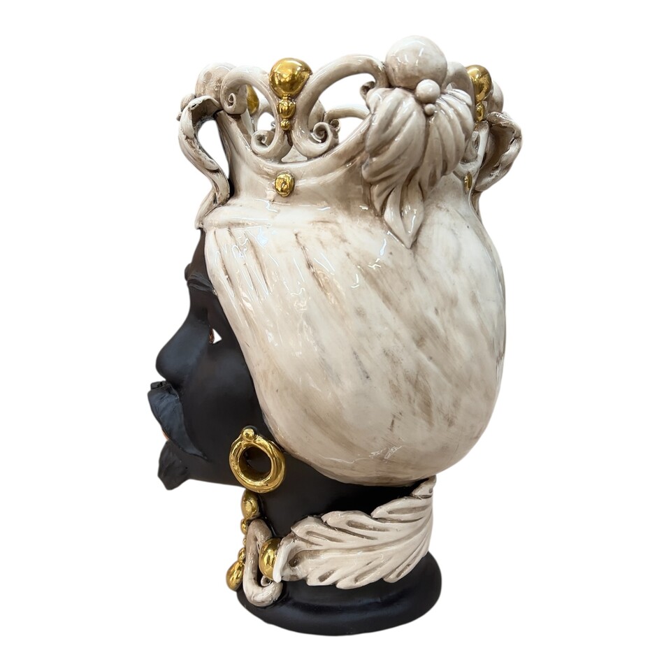 Testa di Moro Diana in ceramica siciliana decoro fumé con dettagli in oro Produzione artigianale di Caltagirone h.30cm