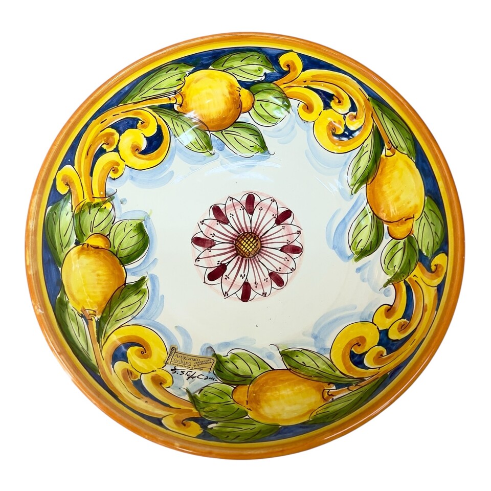 Ciotola centrotavola in ceramica siciliana decoro ornato con limoni Produzione artigianale di Santo Stefano di Camastra Diametro 30cm