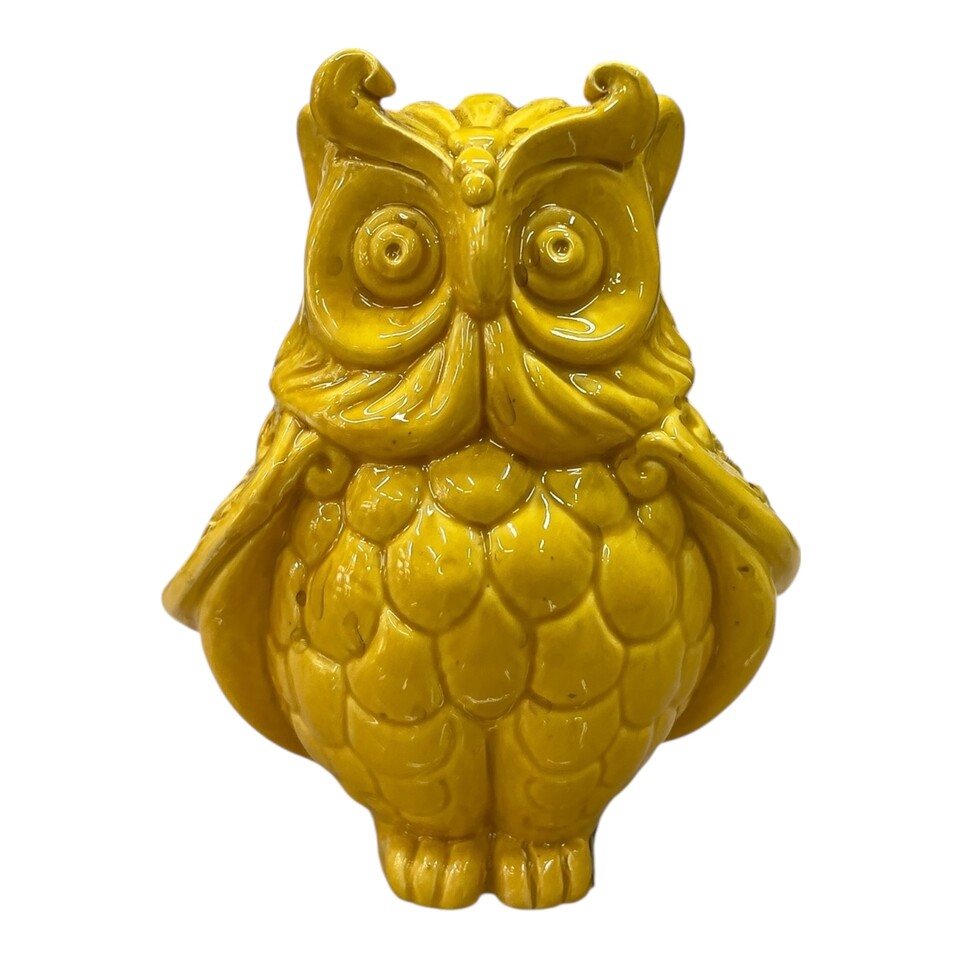 Civetta ornamentale in ceramica siciliana decoro giallo senape monocolore Produzione artigianale di Caltagirone h.15cm