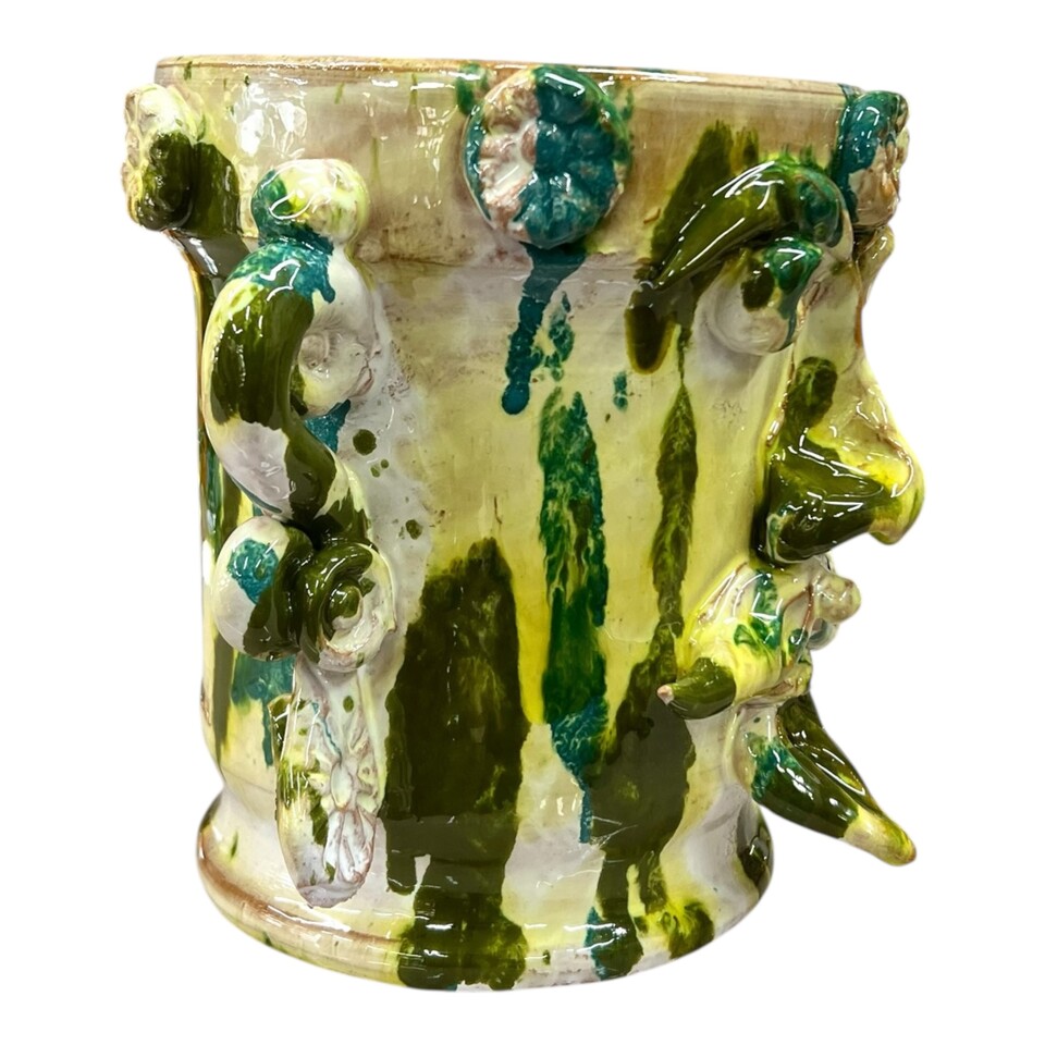 Testa di Moro collezione I Miti vaso Sikano decoro verde con sfumature di giallo Produzione artigianale di Santo Stefano di Camastra h.20cm