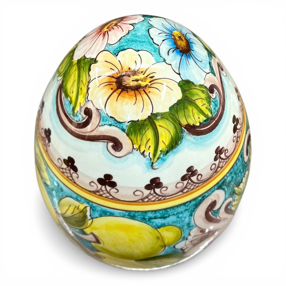 Uovo di Pasqua ornamentale in ceramica siciliana decoro floreale con limoni Produzione artigianale di Santo Stefano di Camastra h.30cm