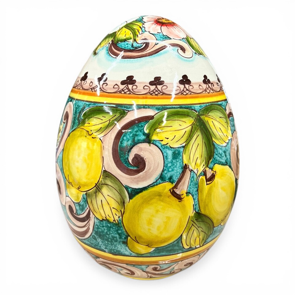 Uovo di Pasqua ornamentale in ceramica siciliana decoro floreale con limoni Produzione artigianale di Santo Stefano di Camastra h.30cm
