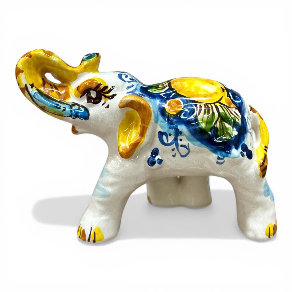Elefante portafortuna in ceramica siciliana decoro blu con limoni Produzione artigianale di Caltagirone lunghezza 15cm