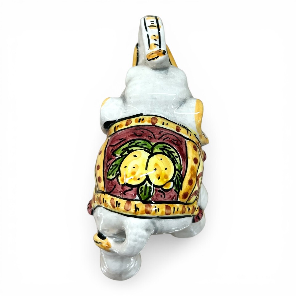 Elefante portafortuna in ceramica siciliana decoro bordeaux con limoni Produzione artigianale di Catania lunghezza 15cm