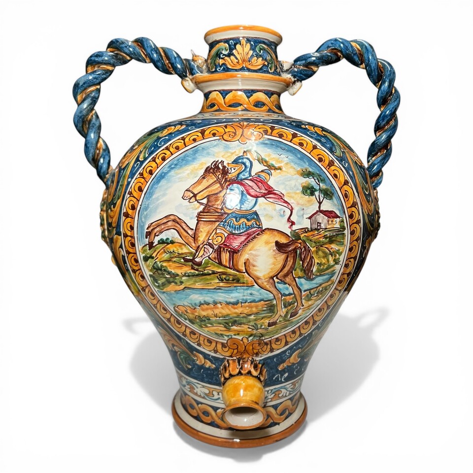 Vaso Orcio con manici intrecciati in ceramica siciliana con paladino decoro ornato fondo blu Produzione artigianale di Caltagirone h.40cm
