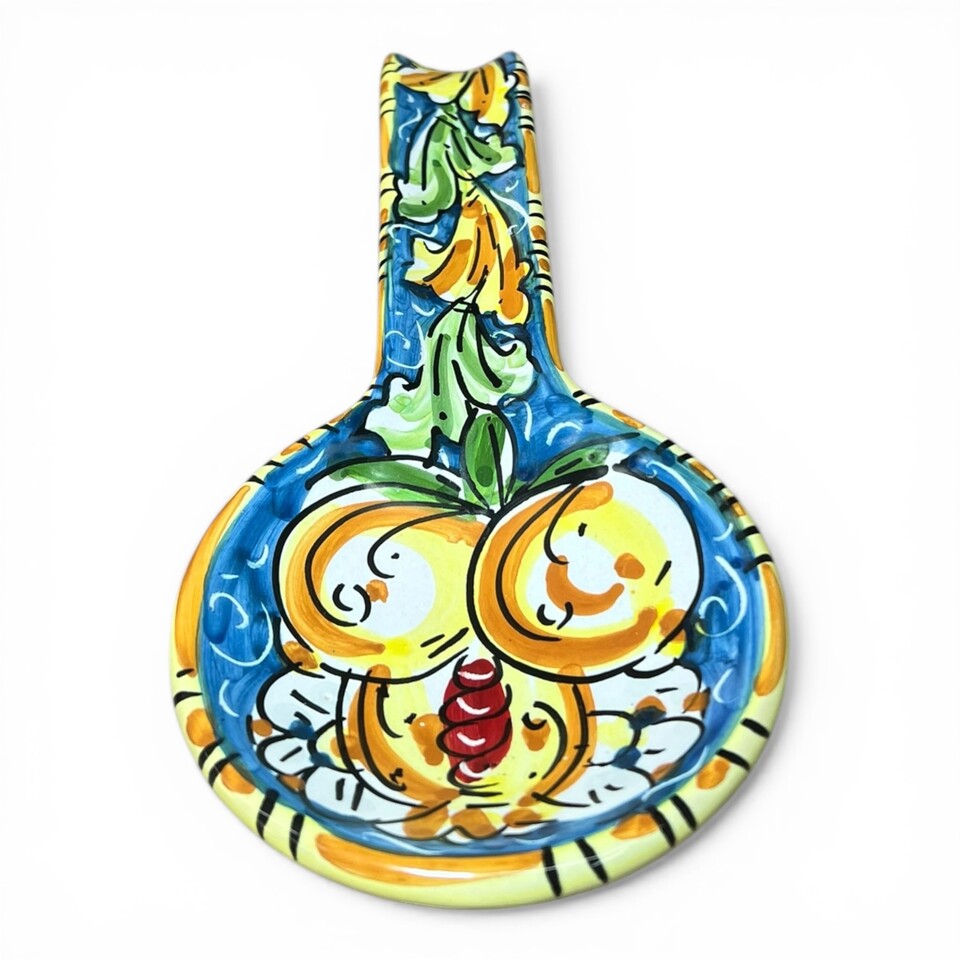 Poggiamestolo in ceramica siciliana decoro con limoni e melograni fondo blu Produzione artigianale di Caltagirone lunghezza 25cm
