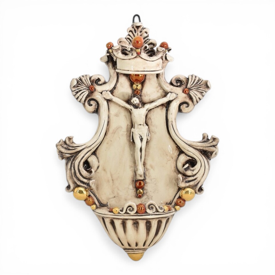 Acquasantiera Cristo in rilievo in ceramica siciliana dettagli oro e lustri madreperla antichizzato Produzione artigianale di Caltagirone 19x30cm