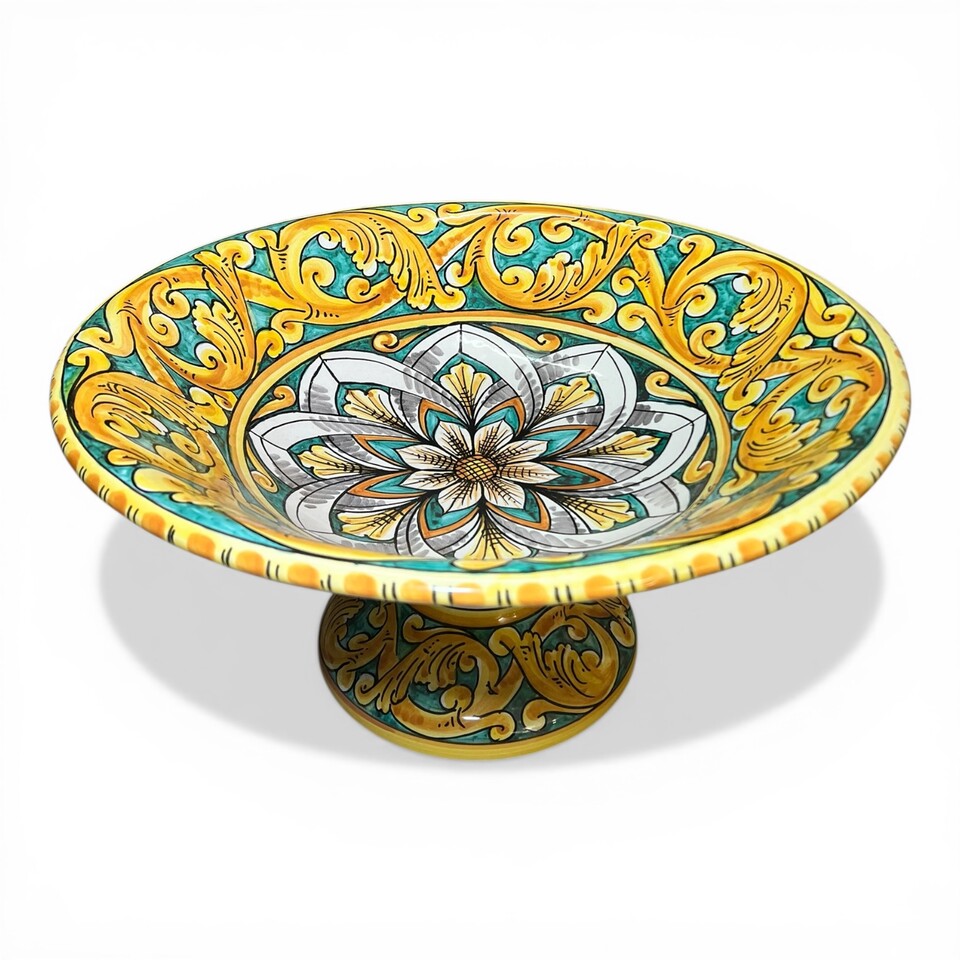 Alzata centrotavola in ceramica siciliana decoro ornato giallo fondo verde Produzione artigianale di Santo Stefano di Camastra Diametro 40cm