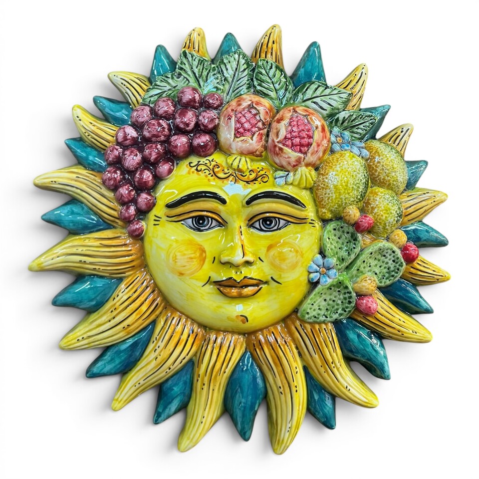 Sole da parete decoro giallo e verde ramina con frutta e fichi d'india in ceramica siciliana Produzione artigianale di Caltagirone Diametro 30cm