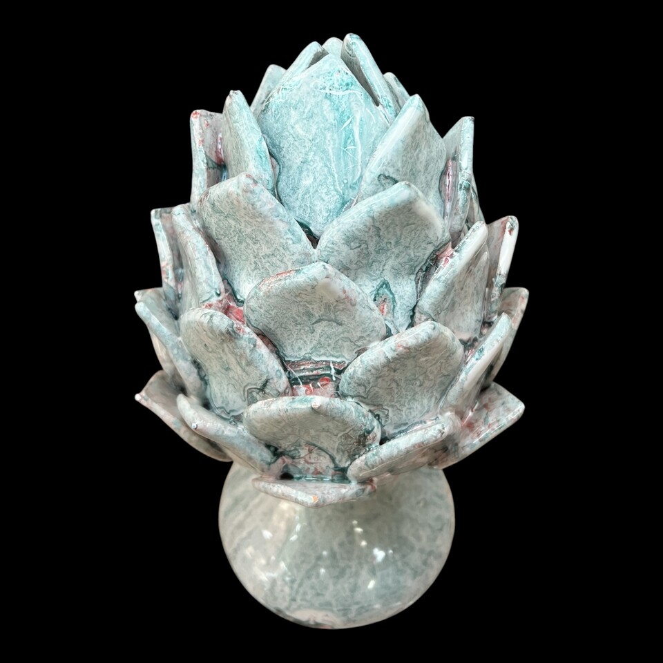 Carciofo decoro celeste effetto marmo in ceramica siciliana Produzione artigianale di Santo Stefano di Camastra h.28cm