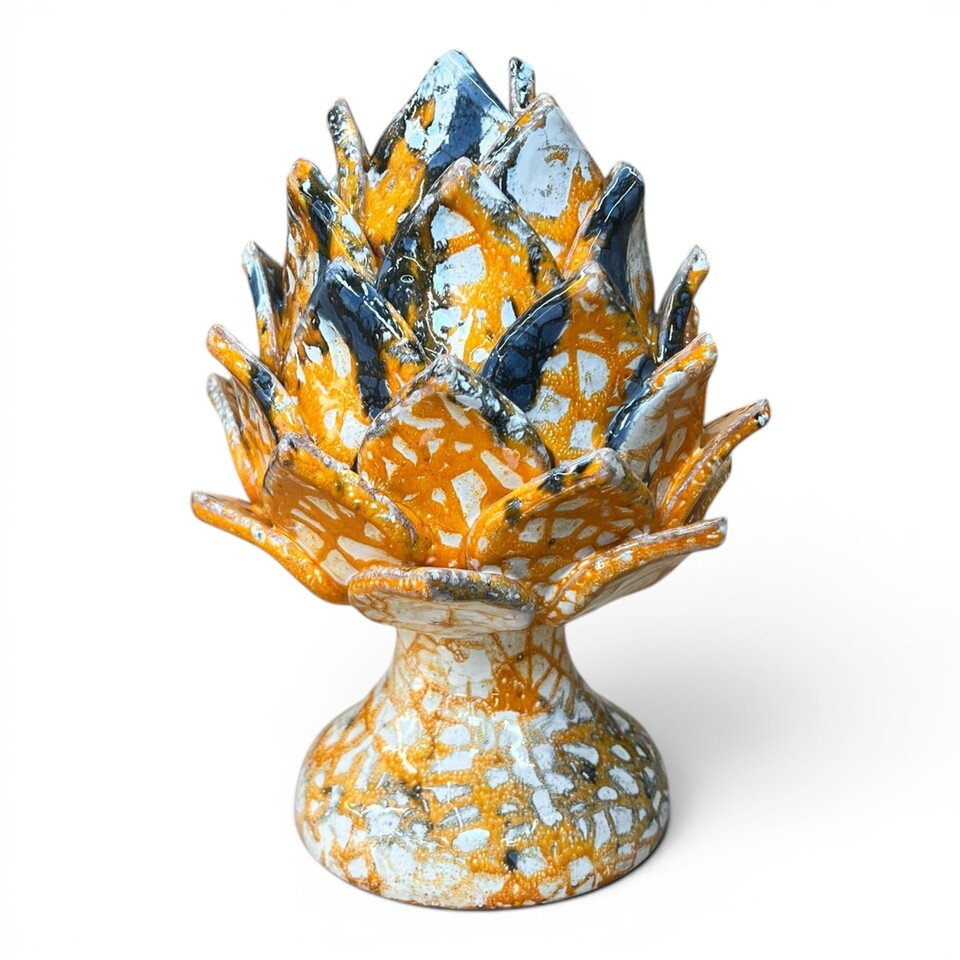 Carciofo decoro arancione e grigio effetto marmo in ceramica siciliana Produzione artigianale di Santo Stefano di Camastra h.23cm