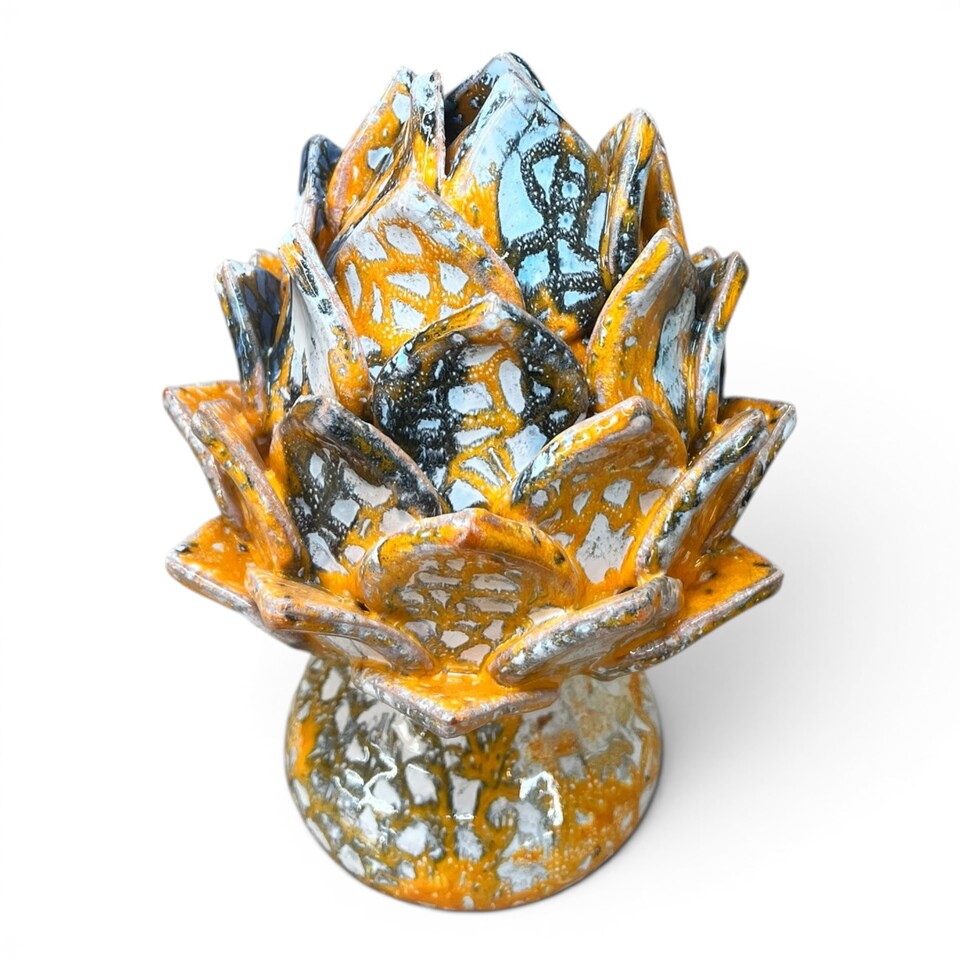 Carciofo decoro arancione e grigio effetto marmo in ceramica siciliana Produzione artigianale di Santo Stefano di Camastra h.23cm