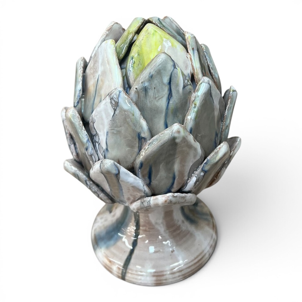 Carciofo decoro grigio e bianco in ceramica siciliana Produzione artigianale di Santo Stefano di Camastra h.23cm