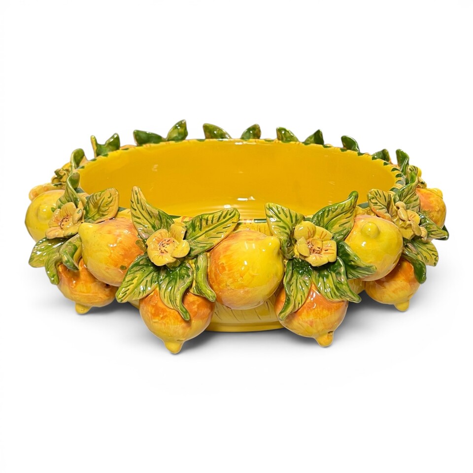 Centrotavola con applicazione limoni foglie e fiori in ceramica siciliana Produzione artigianale di Santo Stefano di Camastra Diametro 40cm