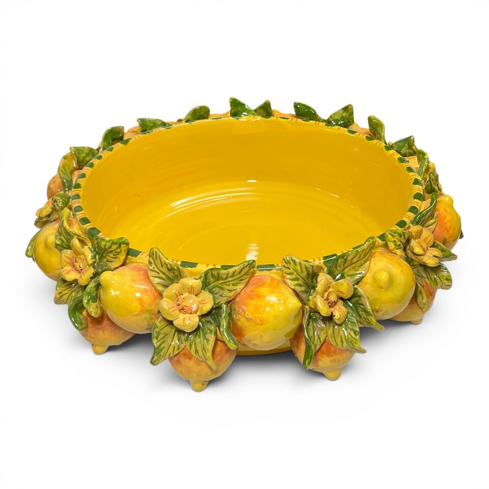 Centrotavola con applicazione limoni foglie e fiori in ceramica siciliana Produzione artigianale di Santo Stefano di Camastra Diametro 40cm