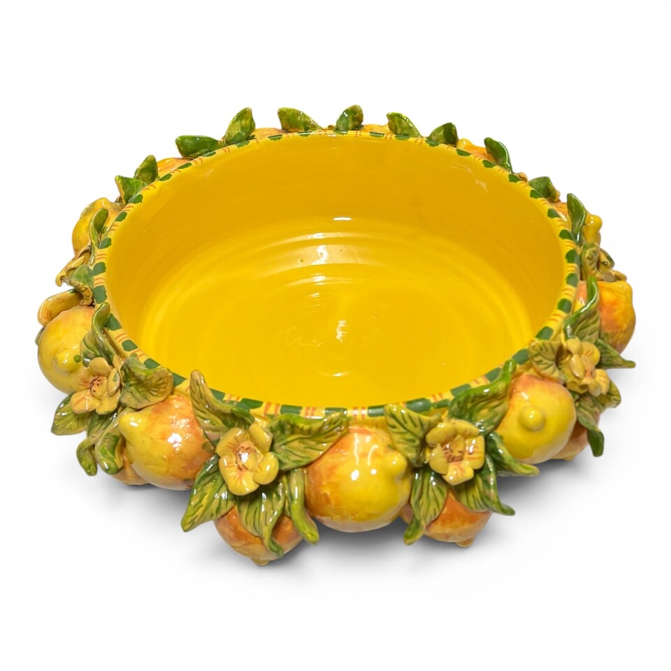Centrotavola con applicazione limoni foglie e fiori in ceramica siciliana Produzione artigianale di Santo Stefano di Camastra Diametro 40cm