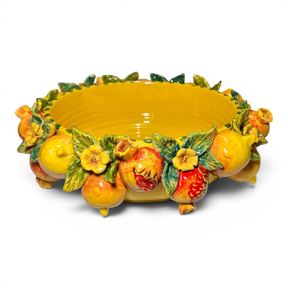 Centrotavola con applicazioni limoni melograni foglie e fiori in ceramica siciliana Produzione artigianale di Santo Stefano di Camastra Diametro 40cm