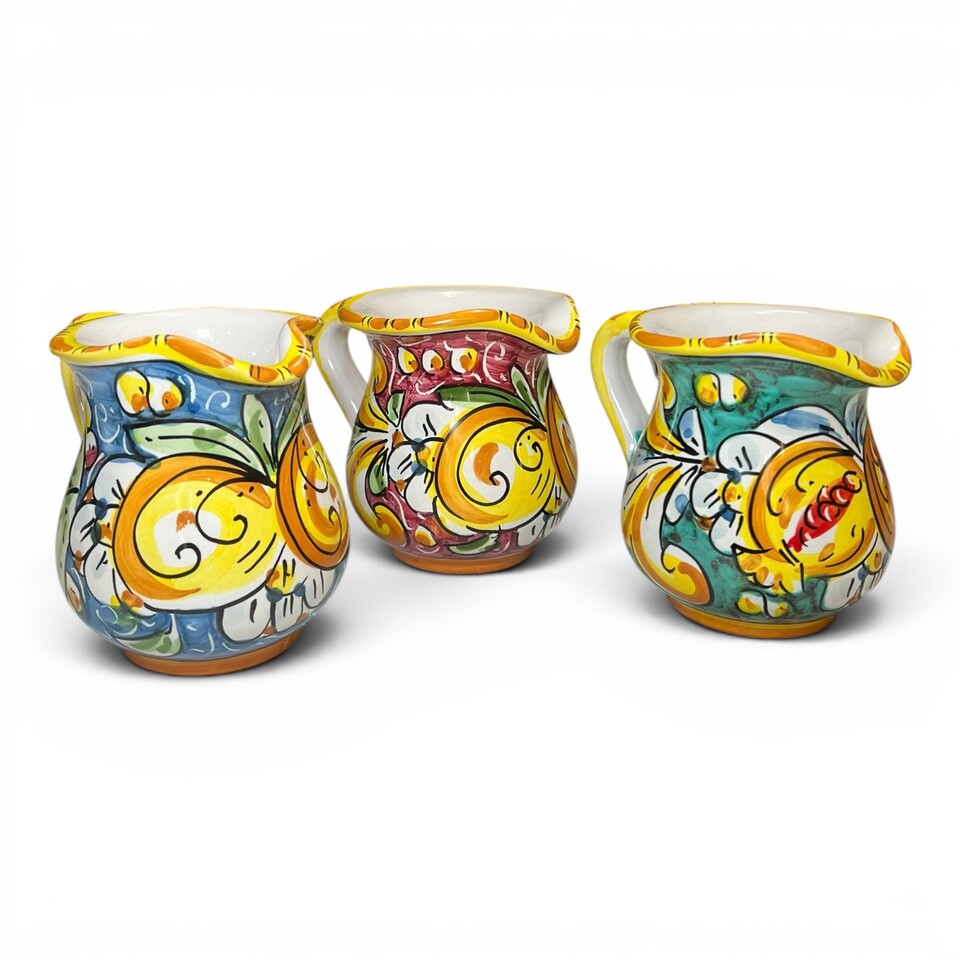 Cannata siciliana brocca per bevande in ceramica siciliana vari decori Produzione artigianale di Caltagirone h.13cm