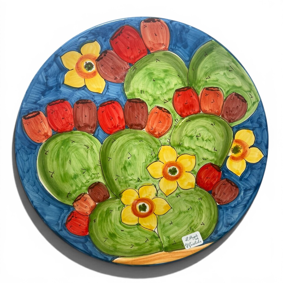 Piatto ornamentale da parete decoro naif fichi d'india fondo blu in ceramica siciliana Produzione artigianale di Santo Stefano di Camastra Diametro 37cm