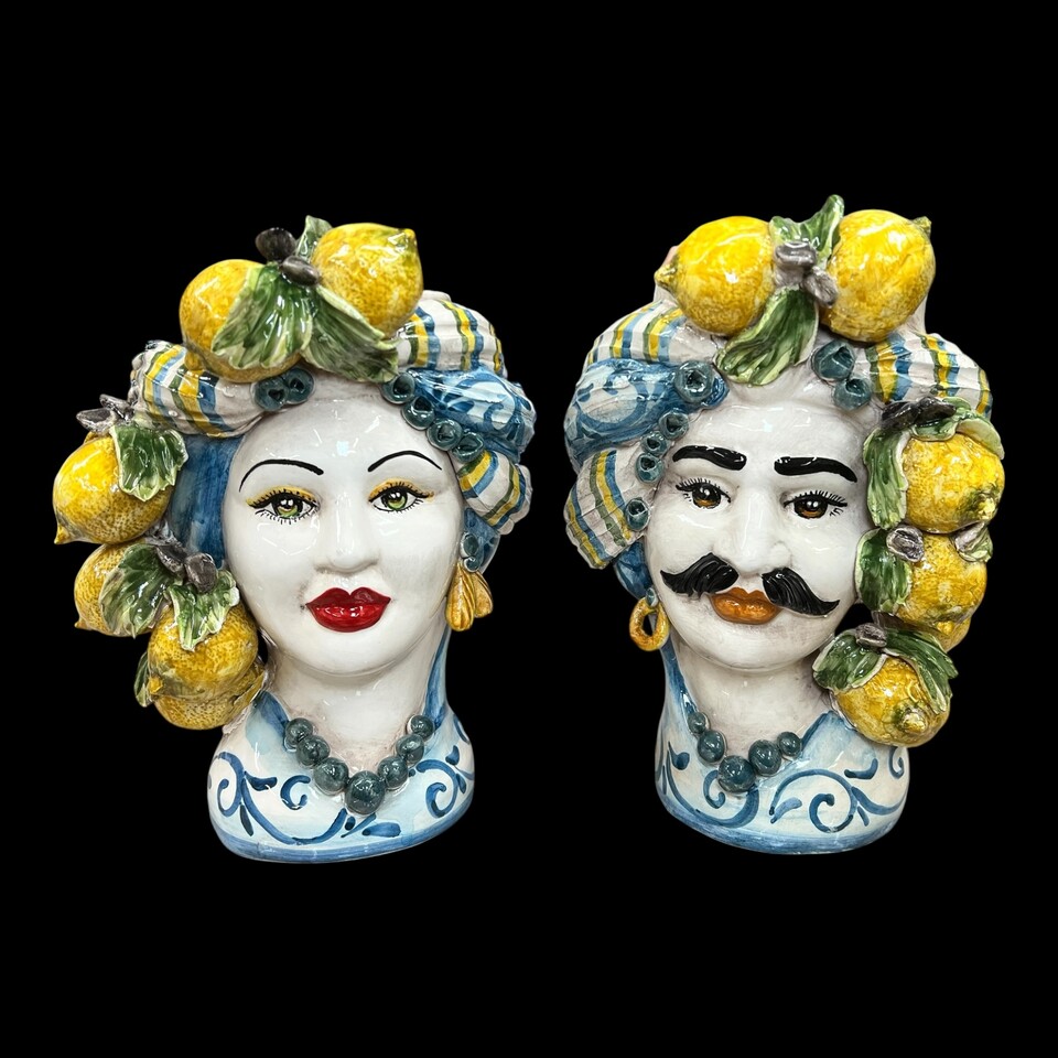 Teste di moro con limoni applicati decoro blu in ceramica siciliana Produzione artigianale di Caltagirone h.30cm