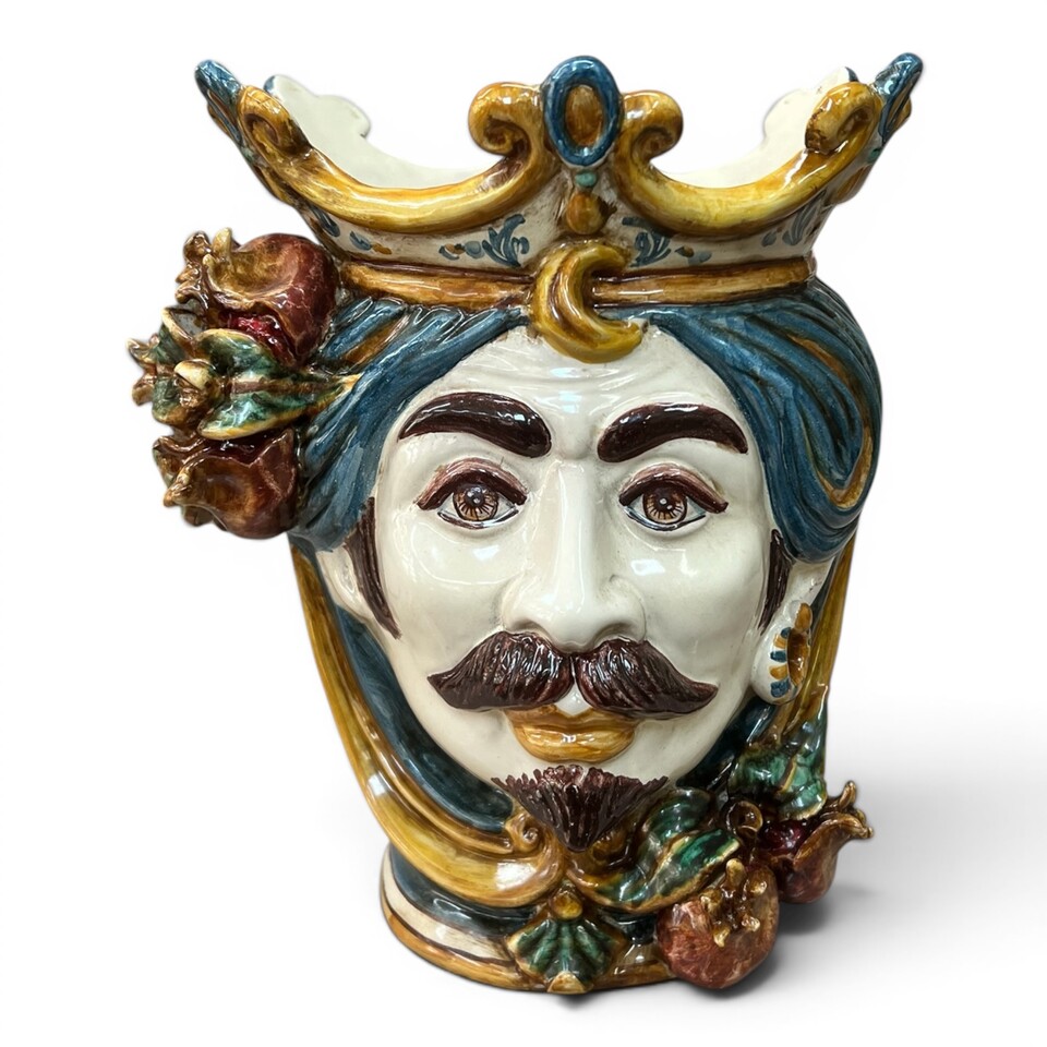 Testa di moro uomo con corona e melograni decoro plastico blu e arancio in ceramica siciliana Produzione artigianale di Caltagirone h.25cm