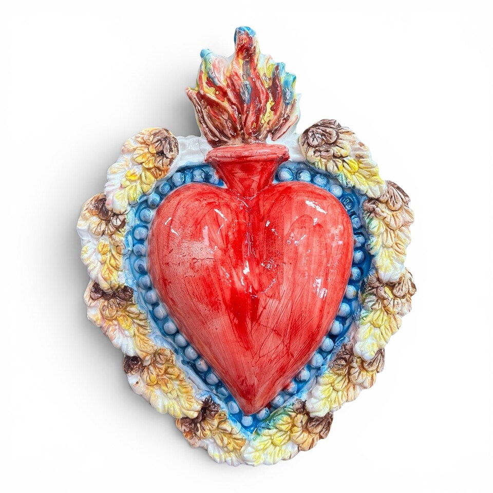Cuore Sacro Ex Voto da parete decoro rosso con ali d'angelo in ceramica siciliana Produzione artigianale di Palermo h.23cm