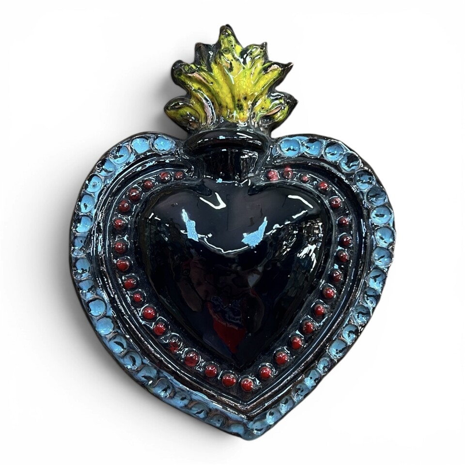 Cuore Sacro Ex Voto da parete decoro nero azzurro e rosso in ceramica siciliana Produzione artigianale di Palermo h.17cm
