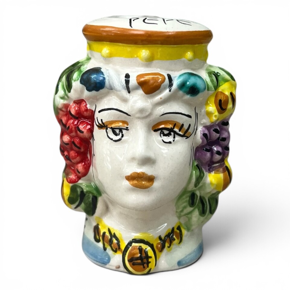 Teste di moro Sale e Pepe decoro frutta in ceramica siciliana Produzione artigianale di Caltagirone h.6cm