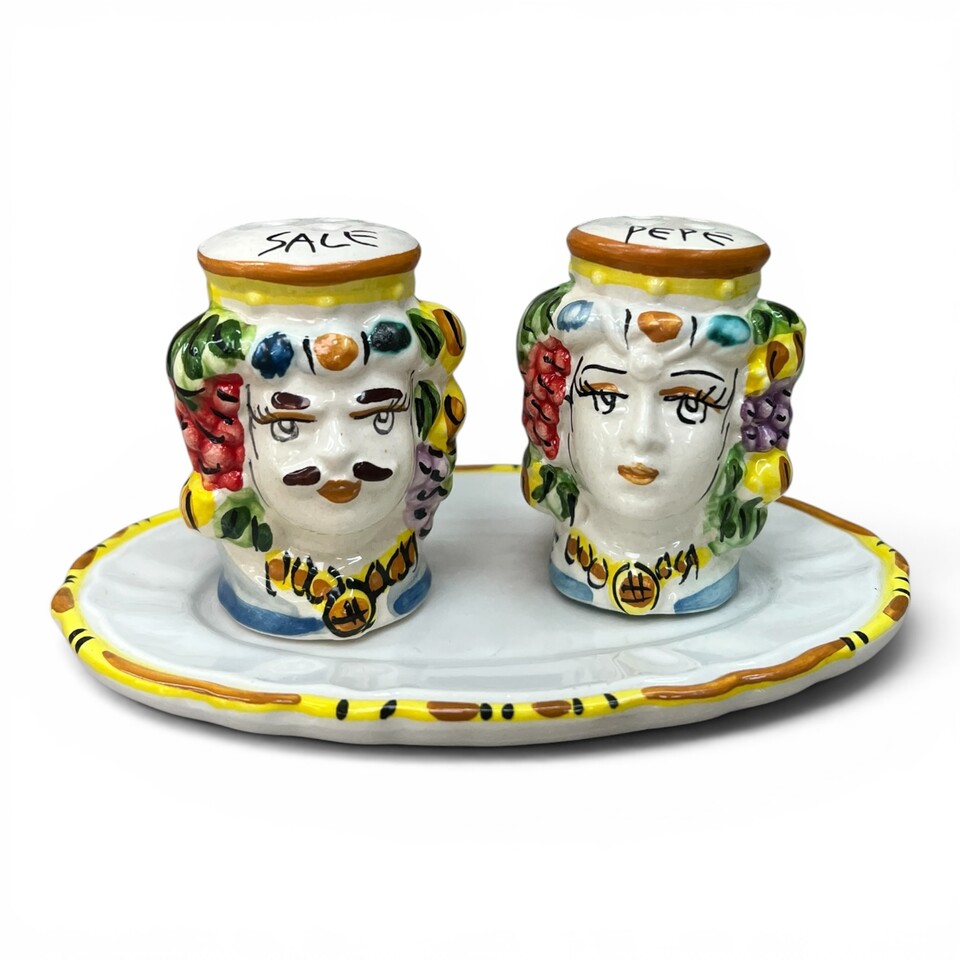 Set Sale e Pepe Teste di moro con vassoio decoro frutta in ceramica siciliana Produzione artigianale di Caltagirone h.6cm