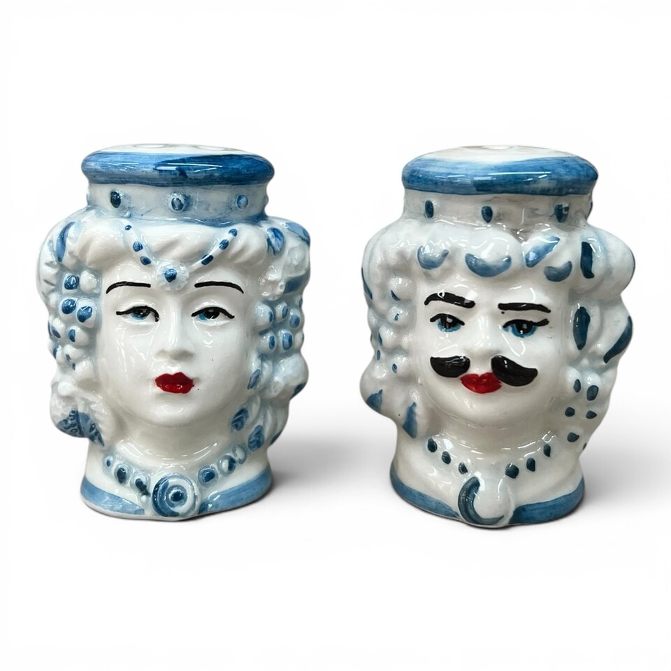 Teste di moro Sale e Pepe decoro frutta bianco e celeste in ceramica siciliana Produzione artigianale di Caltagirone h.6cm