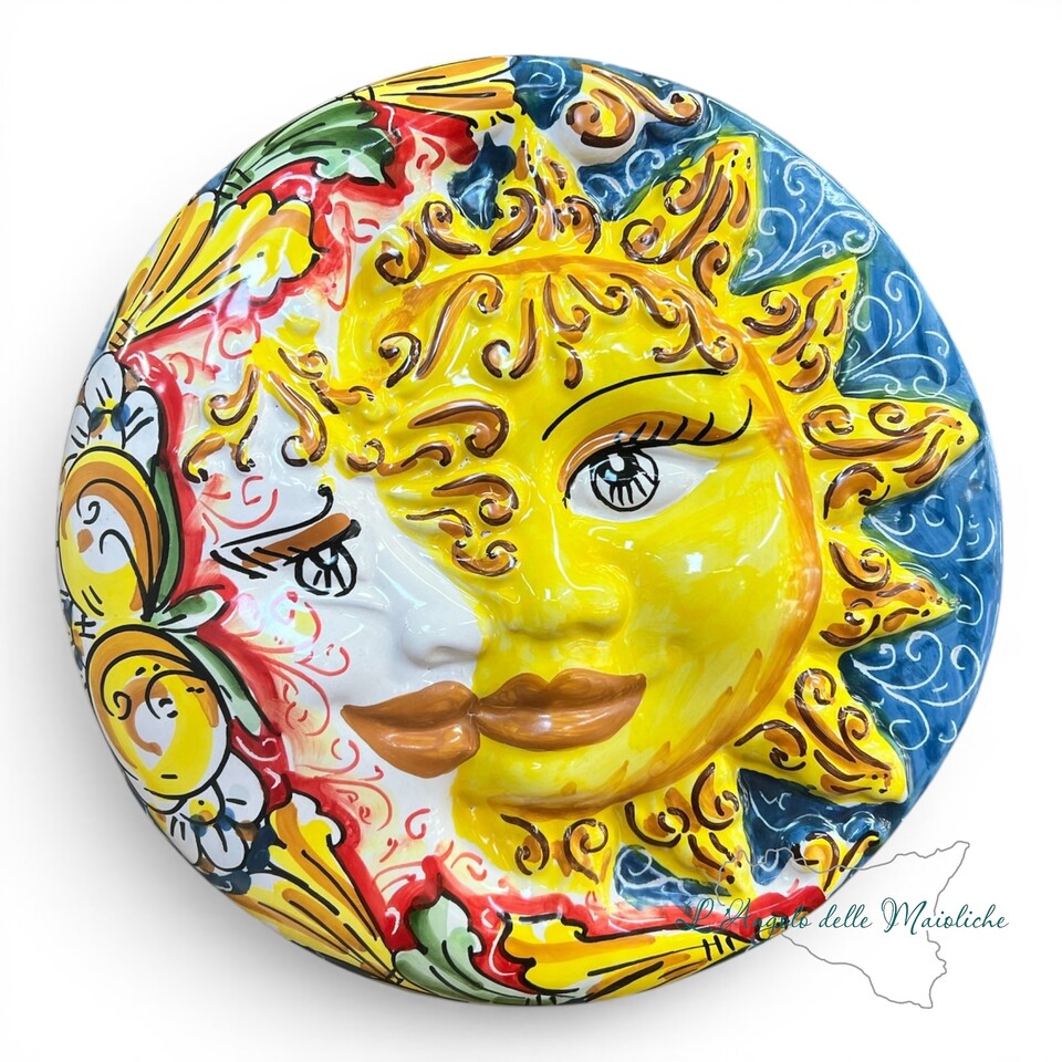 Sole e luna abbraccio da parete decoro limoni fondo blu e rosso in ceramica siciliana Produzione artigianale di Caltagirone Diametro 25cm