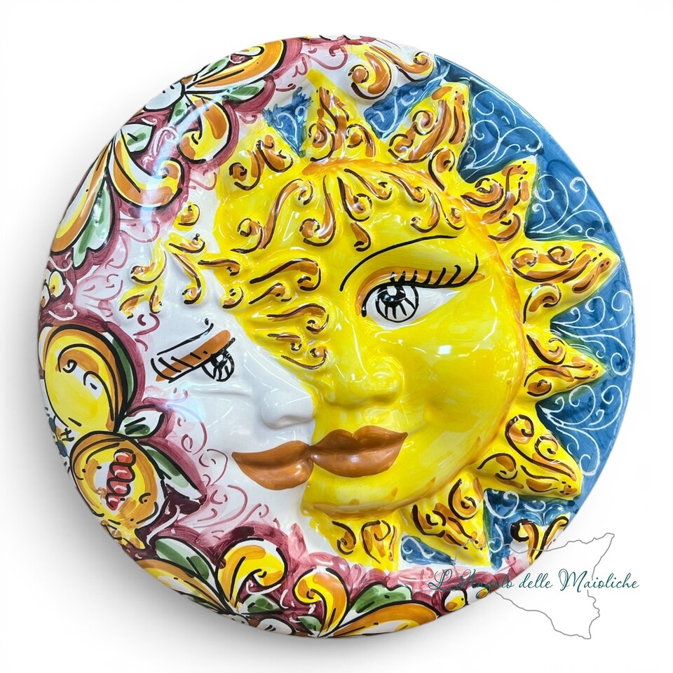 Sole e luna abbraccio da parete decoro limoni e melograno fondo blu e bordeaux in ceramica siciliana Produzione artigianale di Caltagirone Diametro 25cm