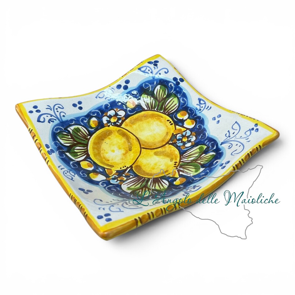Svuota tasche porta caramelle decoro limoni fondo blu in ceramica siciliana Produzione artigianale di Caltagirone Lunghezza 17cm